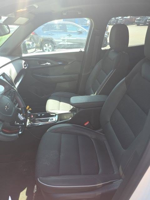 Used 2023 Chevrolet TrailBlazer RS w/ Sun and Liftgate Package AWD/4WD image 8