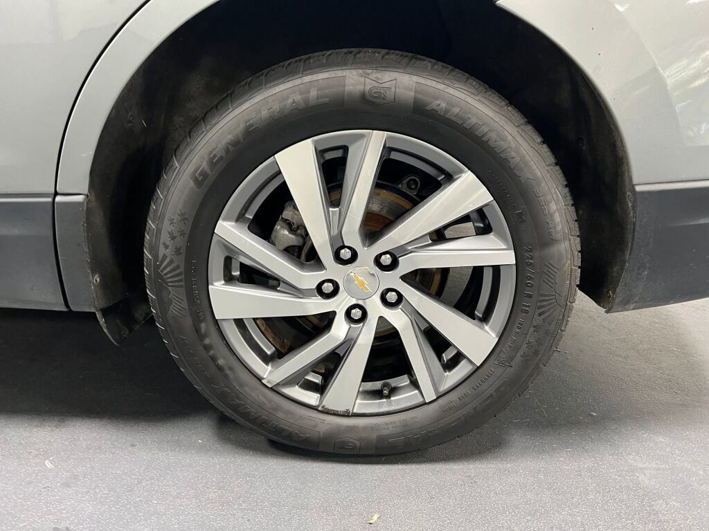 Used 2023 Chevrolet Equinox LT image 19