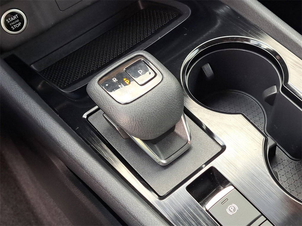 Used 2022 Nissan Rogue S image 15