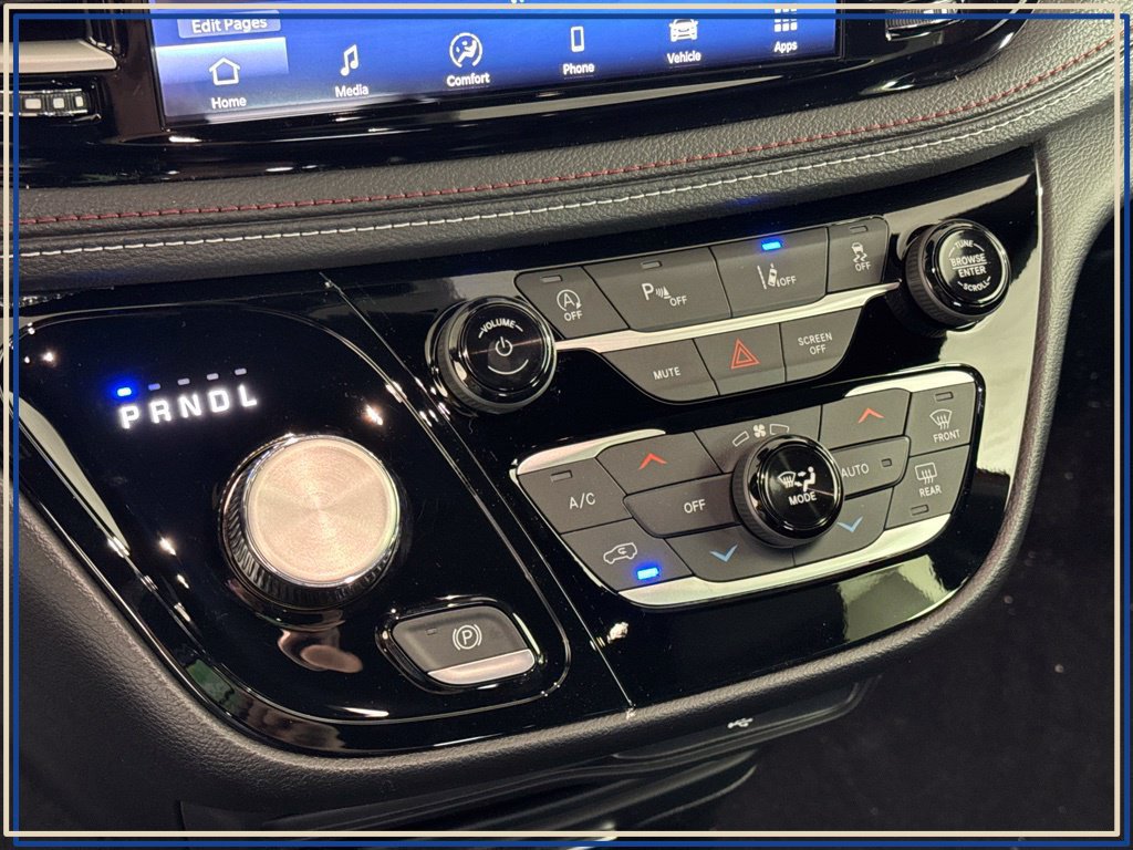 New 2027 Chrysler Pacifica Select AWD/4WD image 23