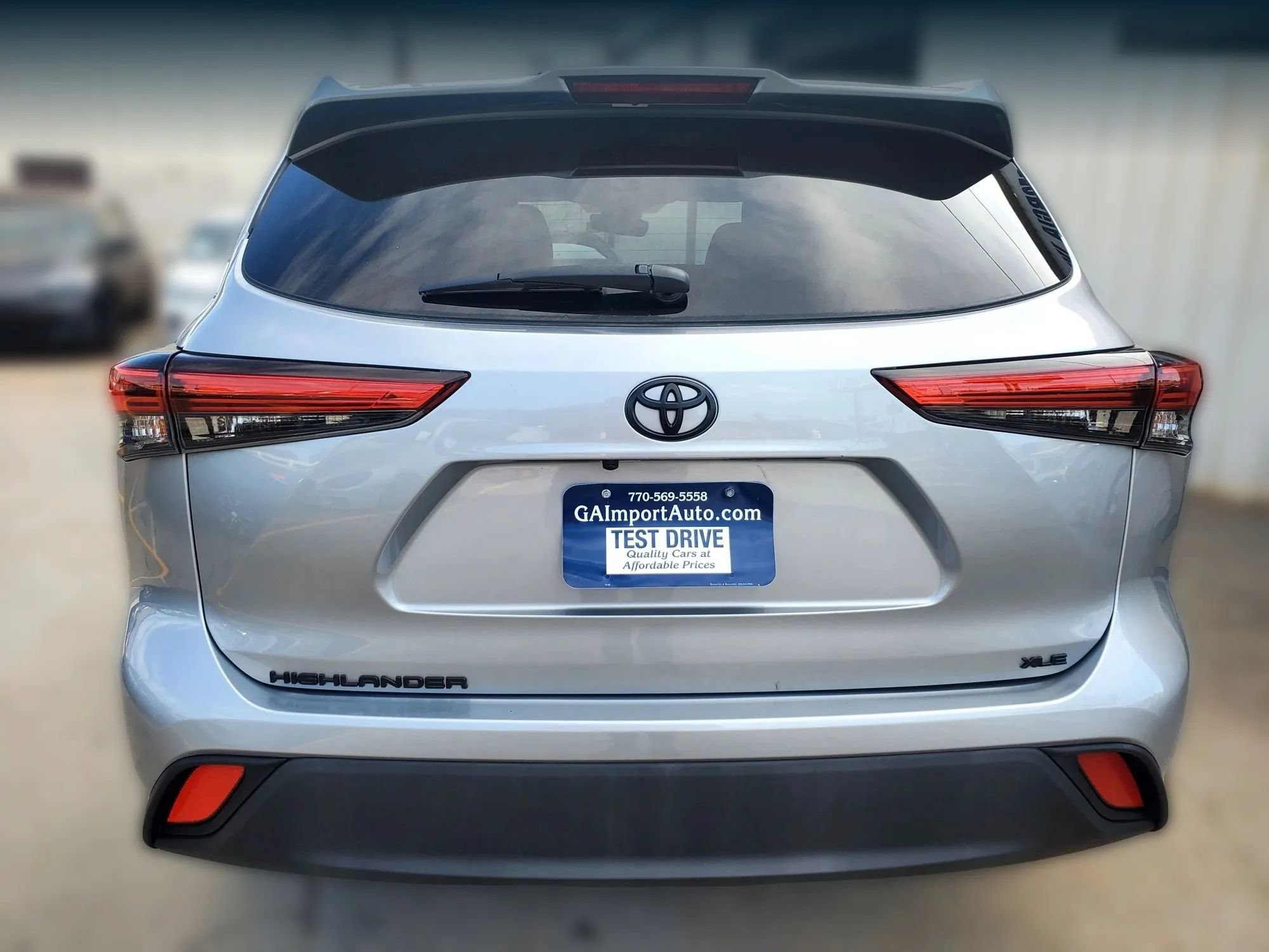 Used 2022 Toyota Highlander XLE FWD image 13