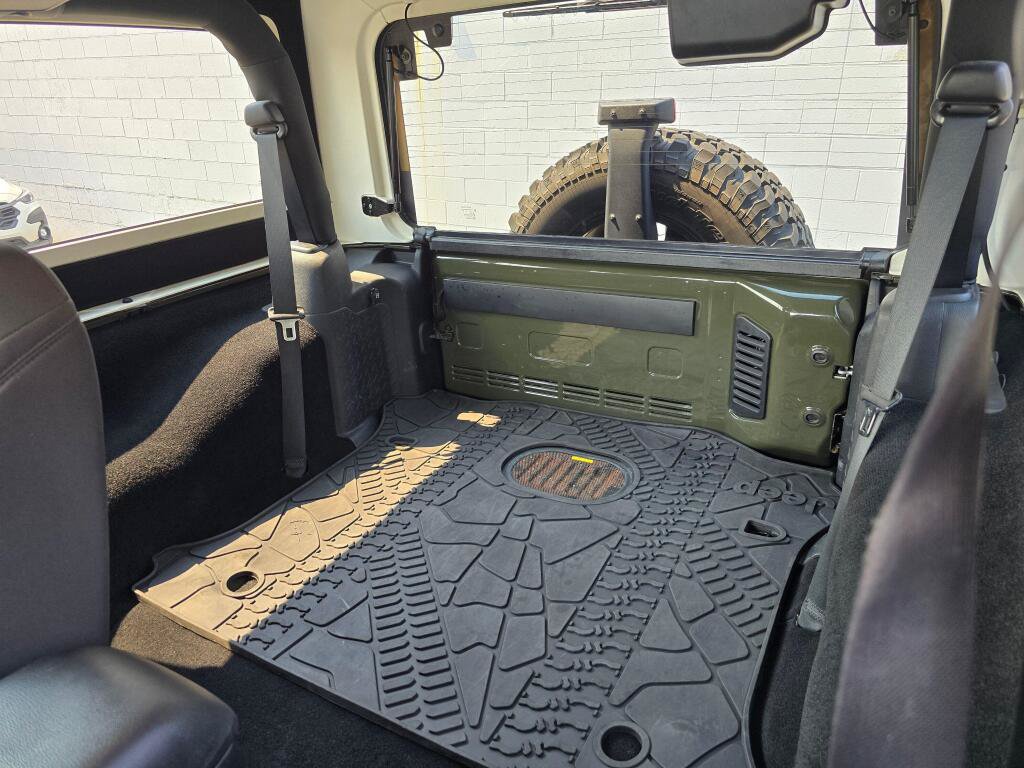 Used 2015 Jeep Wrangler Sport AWD/4WD image 16