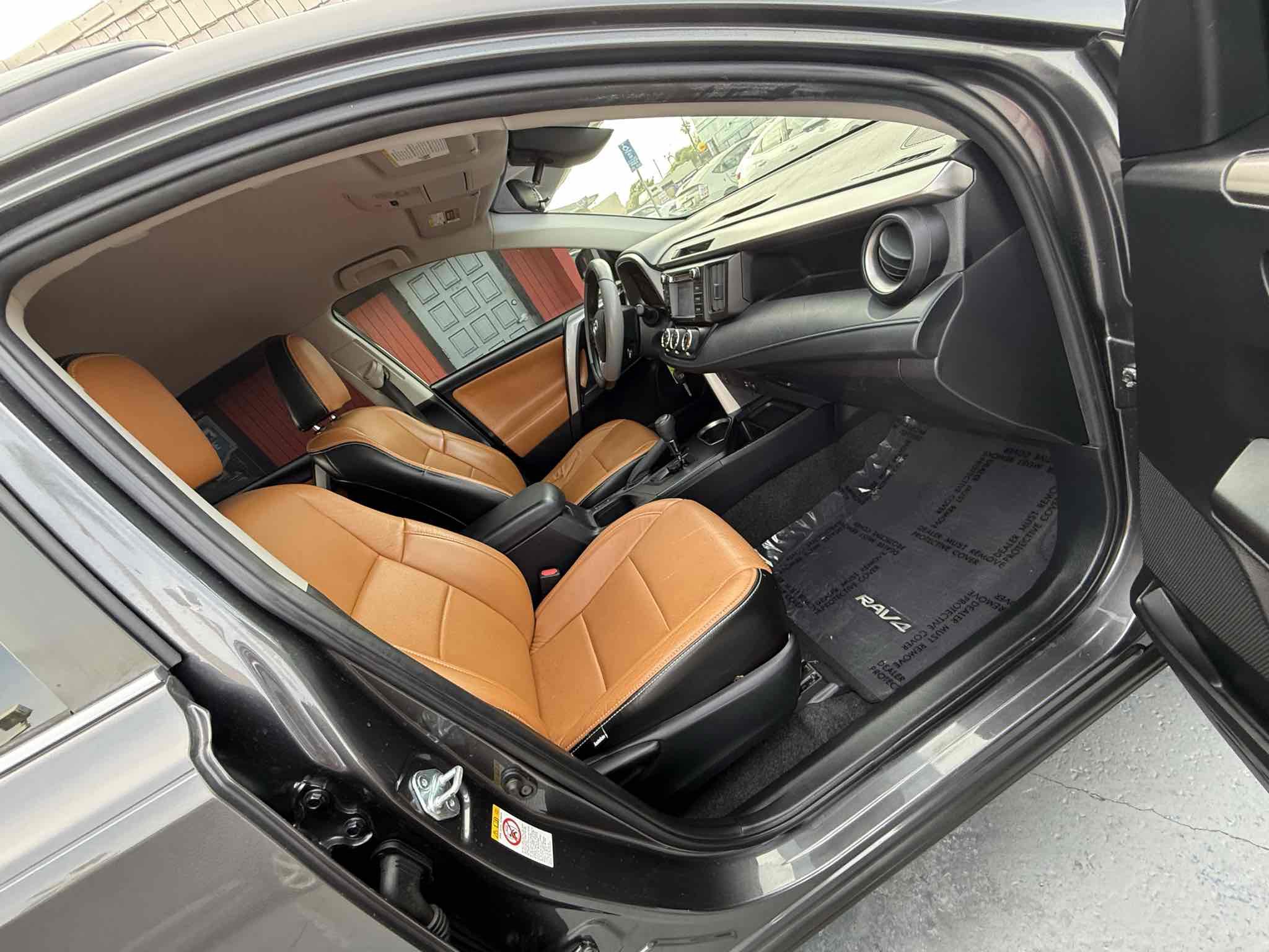 Used 2017 Toyota RAV4 LE image 35