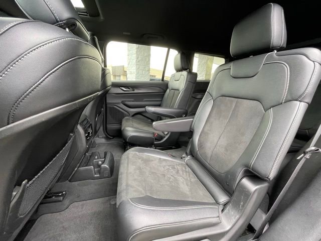 Used 2025 Jeep Grand Cherokee L Altitude image 27