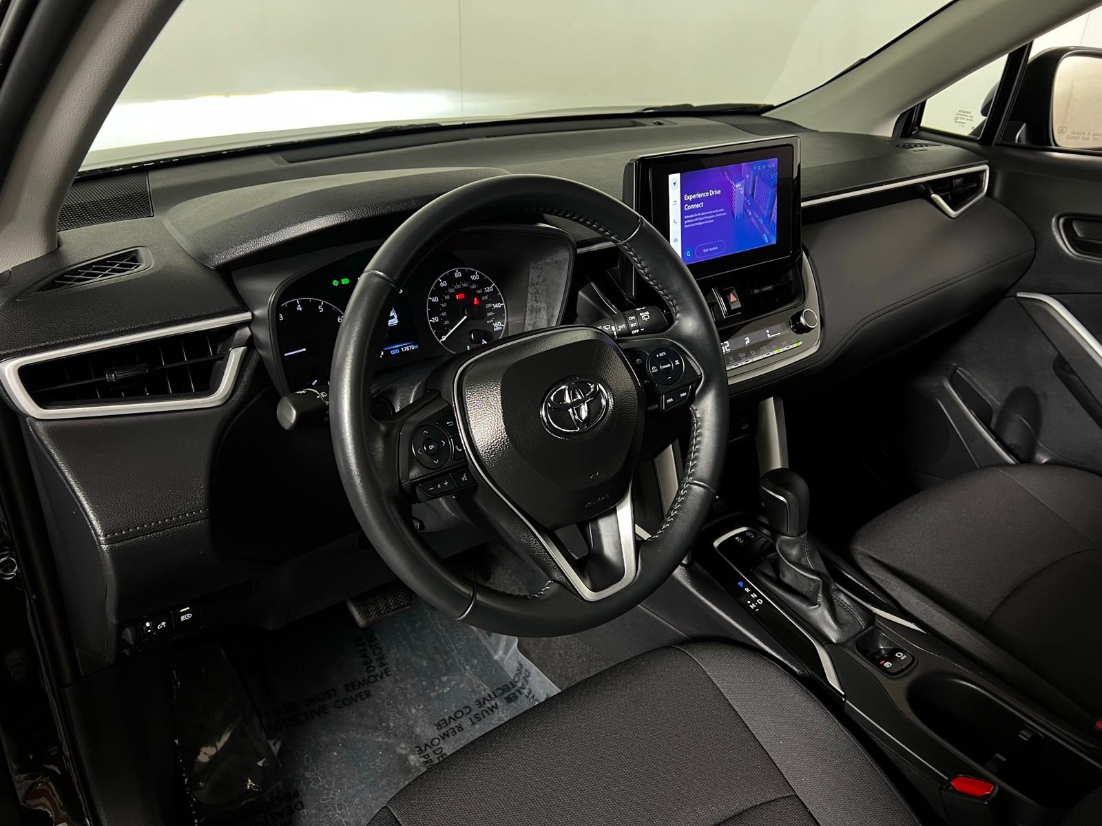 Certified 2025 Toyota Corolla Cross LE image 12