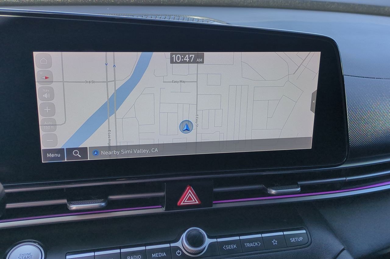 Used 2022 Hyundai Elantra Limited w/ Cargo Package image 17