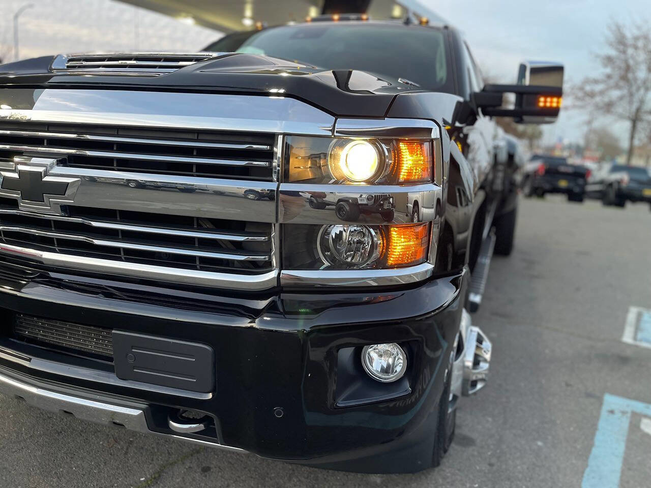 Used 2017 Chevrolet Silverado 3500 High Country w/ Duramax Plus Package image 66