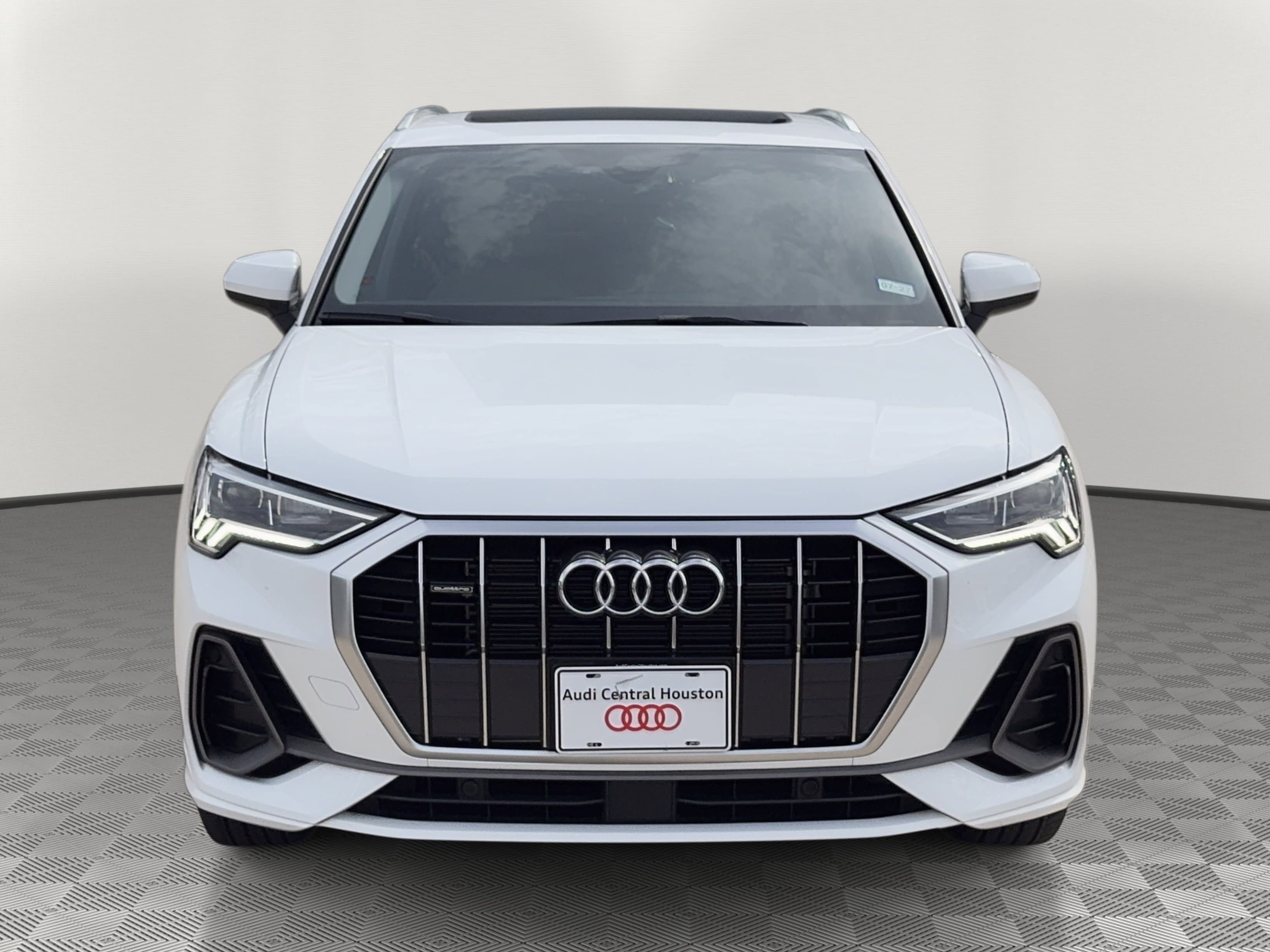 Used 2025 Audi Q3 2.0T Premium w/ Convenience Package AWD/4WD image 6