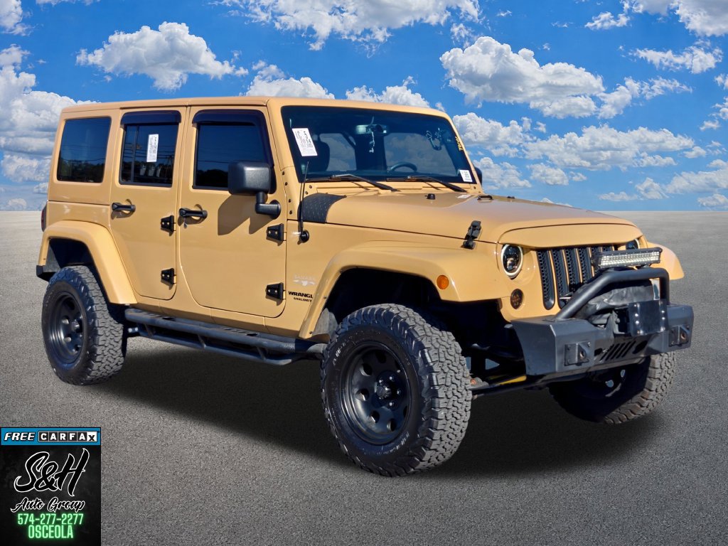 Used 2014 Jeep Wrangler Unlimited Sahara w/ Connectivity Group AWD/4WD image 3