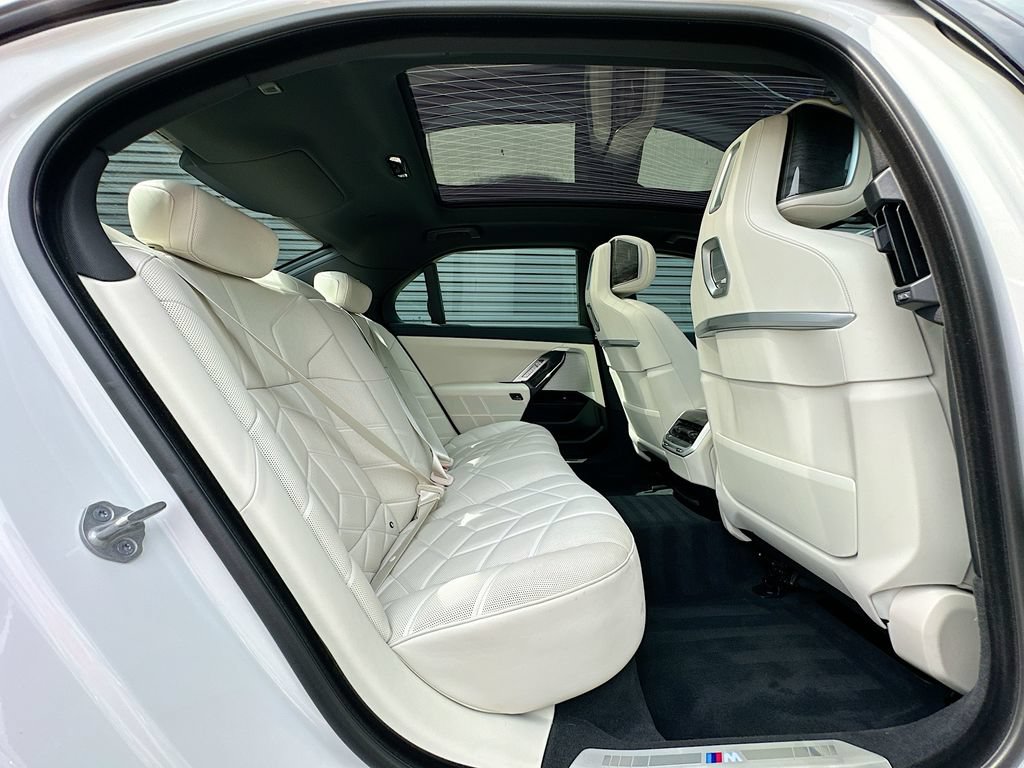 Used 2023 BMW 740i RWD image 29
