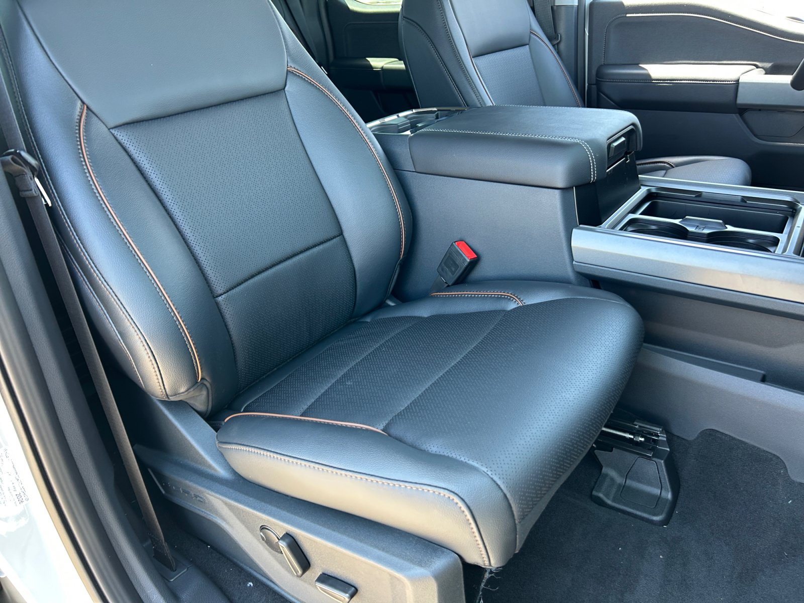 New 2026 Ford F250 Lariat w/ Black Appearance Package AWD/4WD image 19