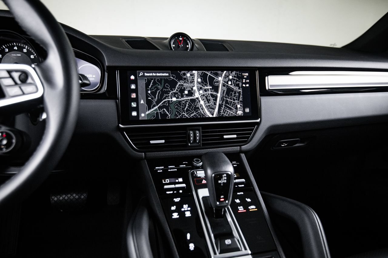 Certified 2023 Porsche Cayenne Platinum Edition AWD/4WD image 19