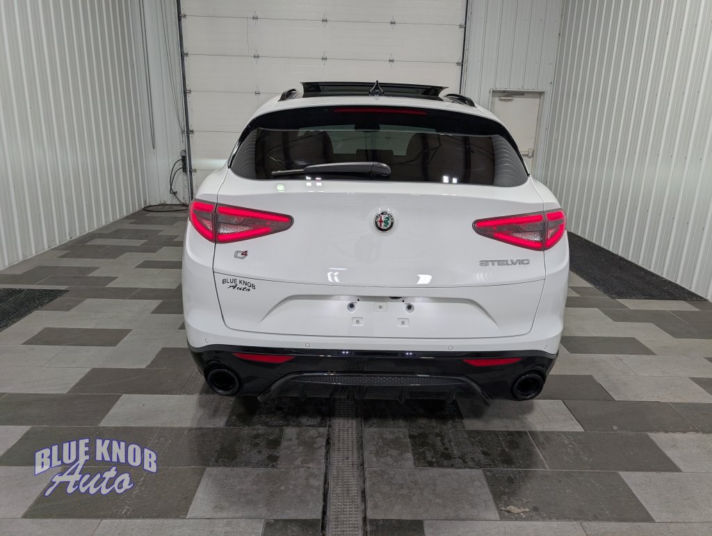 Used 2025 Alfa Romeo Stelvio Sprint w/ Veloce Package AWD/4WD image 3