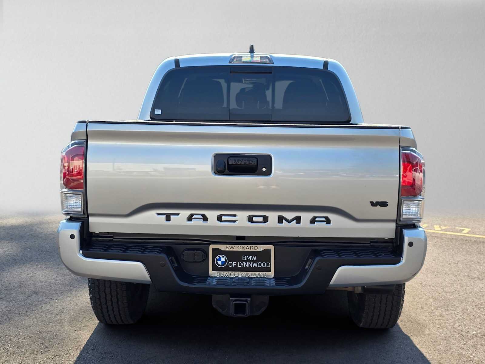 Used 2023 Toyota Tacoma TRD Off-Road w/ Technology Package AWD/4WD image 4