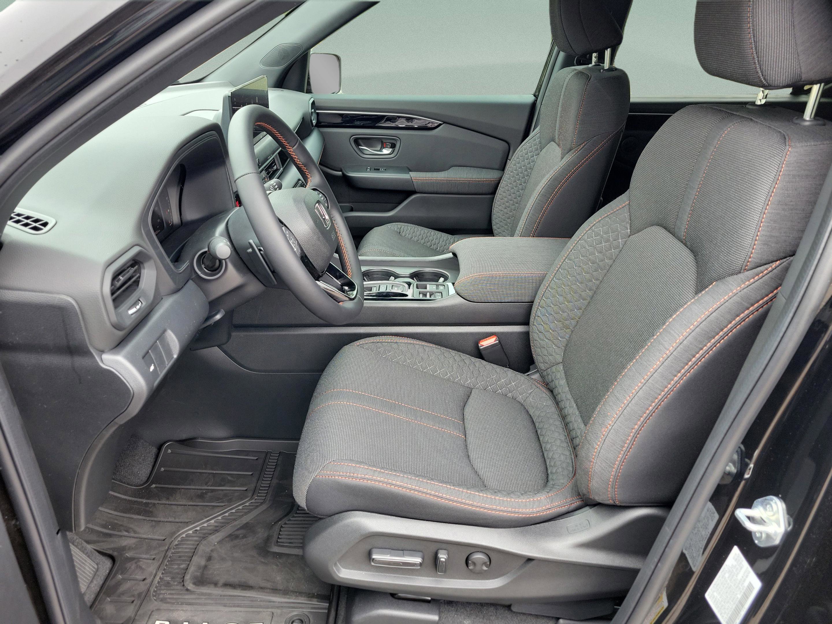 New 2026 Honda Pilot Sport image 25