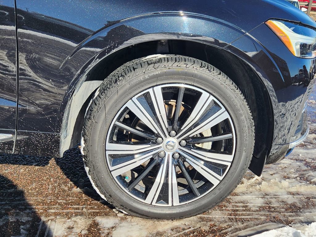 Used 2023 Volvo XC60 B5 Plus image 33