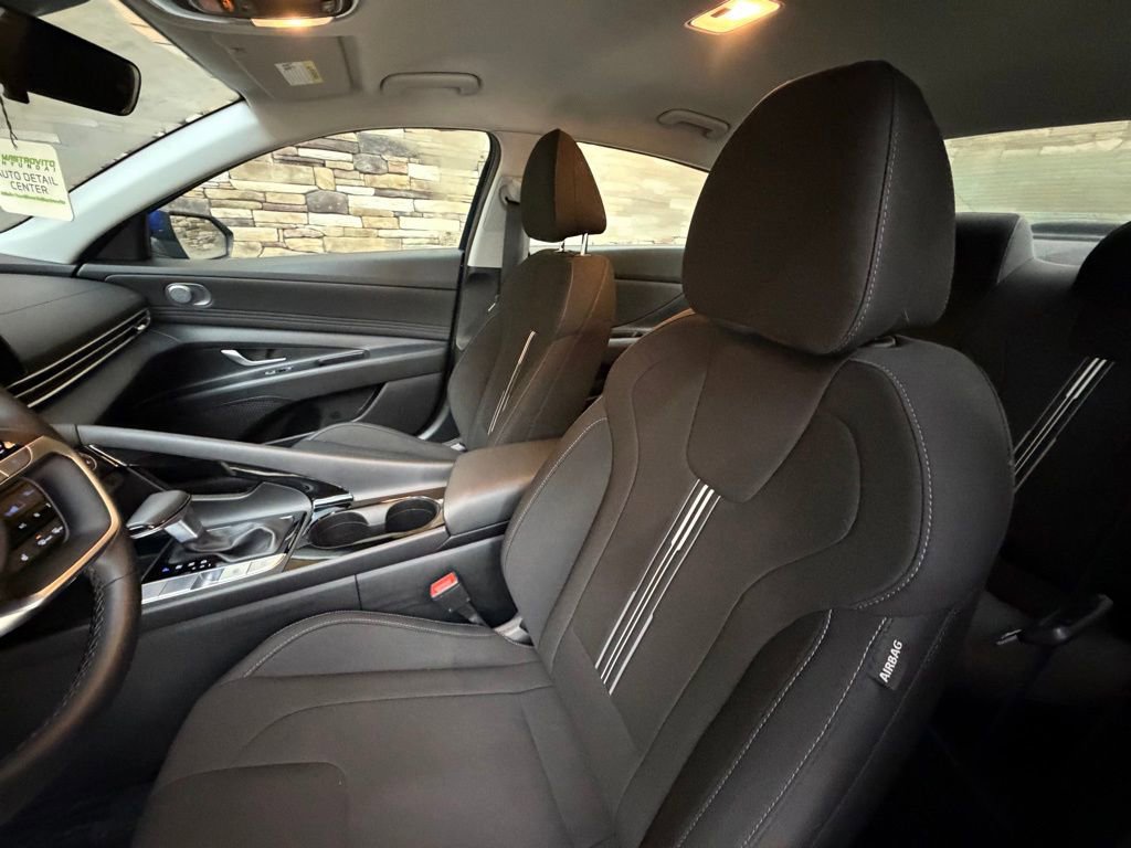 Certified 2023 Hyundai Elantra SEL w/ Convenience Package image 12