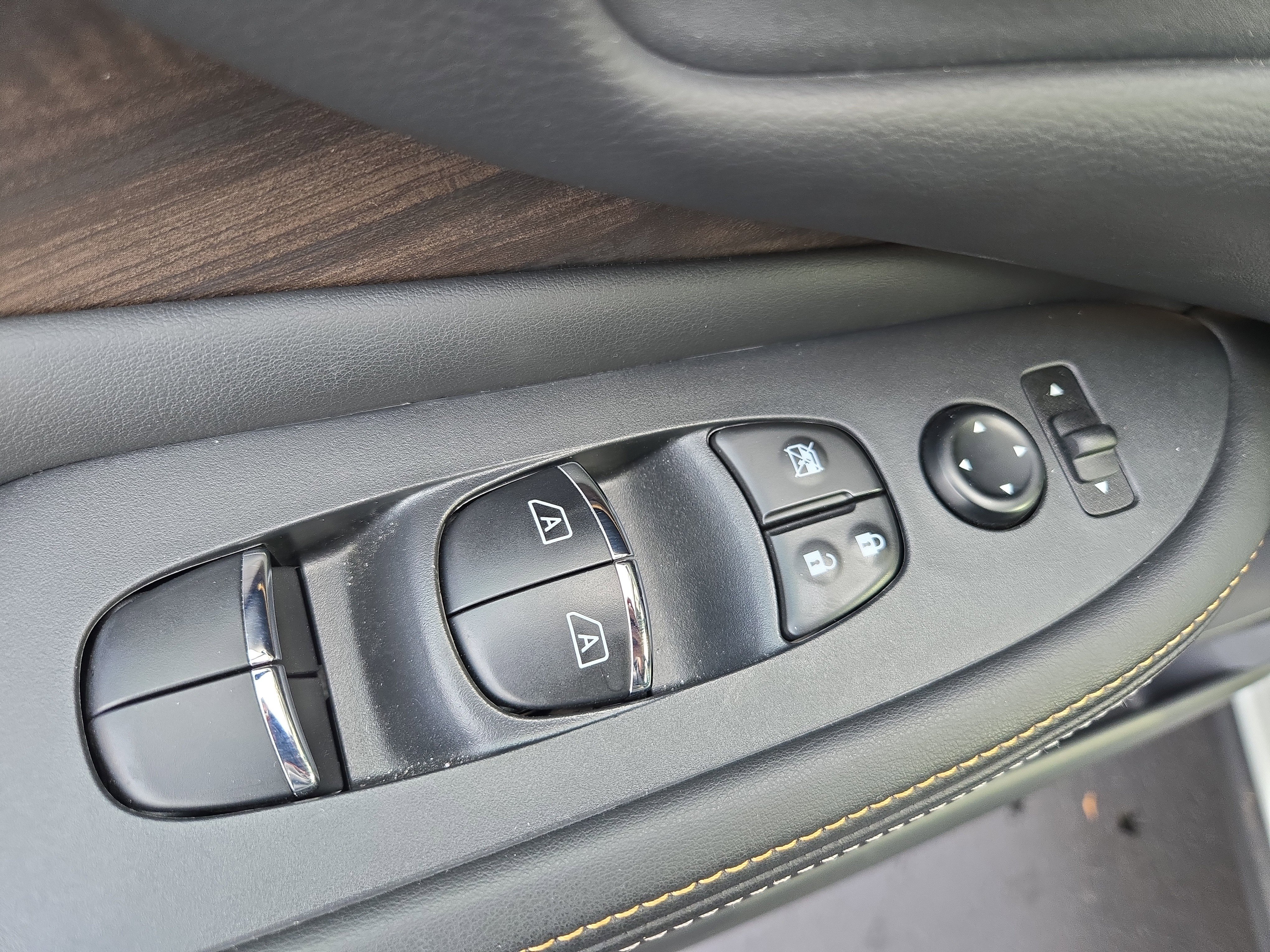 Certified 2024 Nissan Murano Platinum w/ Cargo Package image 16