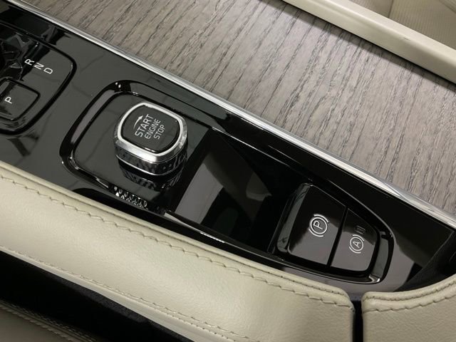 Used 2023 Volvo XC90 T8 Ultimate image 23