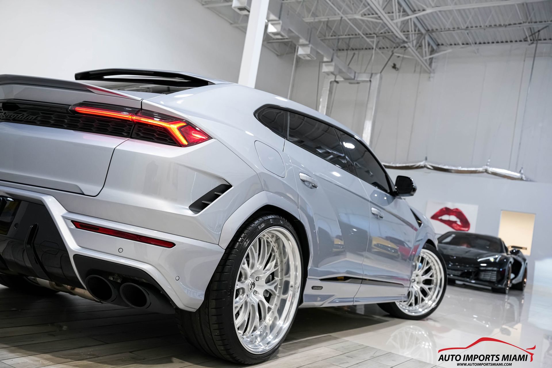 Used 2025 Lamborghini Urus SE image 39