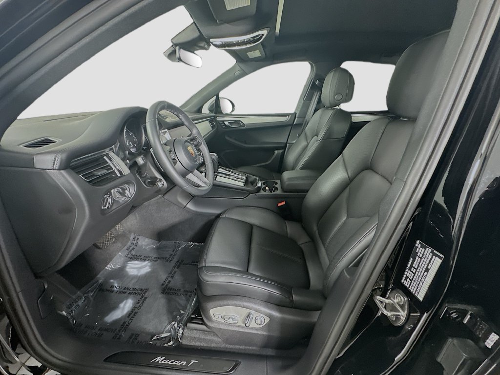 Certified 2026 Porsche Macan Turbo AWD/4WD image 5