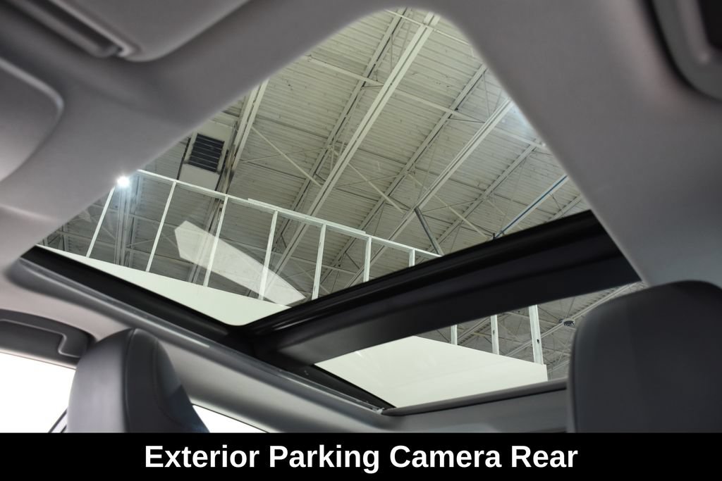 Used 2020 Toyota Camry XLE FWD image 12