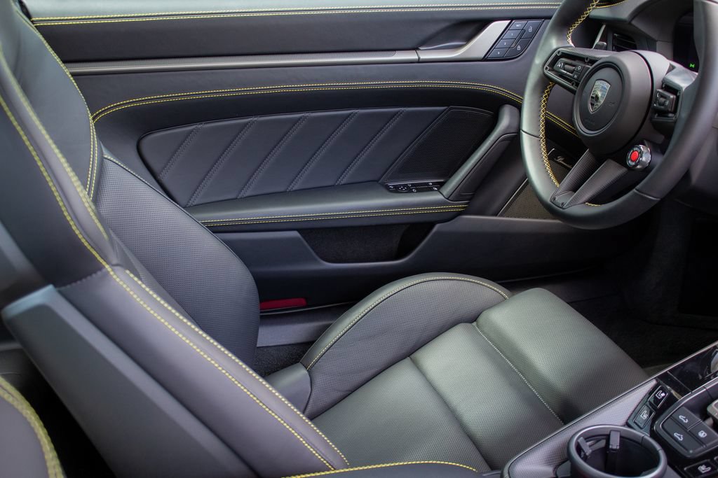 Used 2026 Porsche 911 Turbo S AWD/4WD image 18