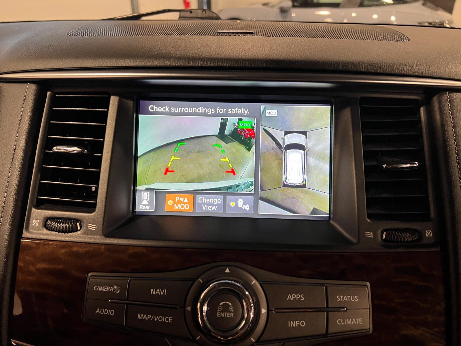 Used 2020 Nissan Armada Platinum w/ Interior Lighting Package AWD/4WD image 18