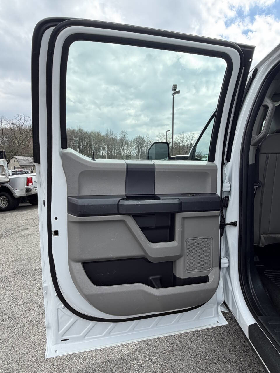 Used 2022 Ford F350 XL w/ Power Equipment Group image 42