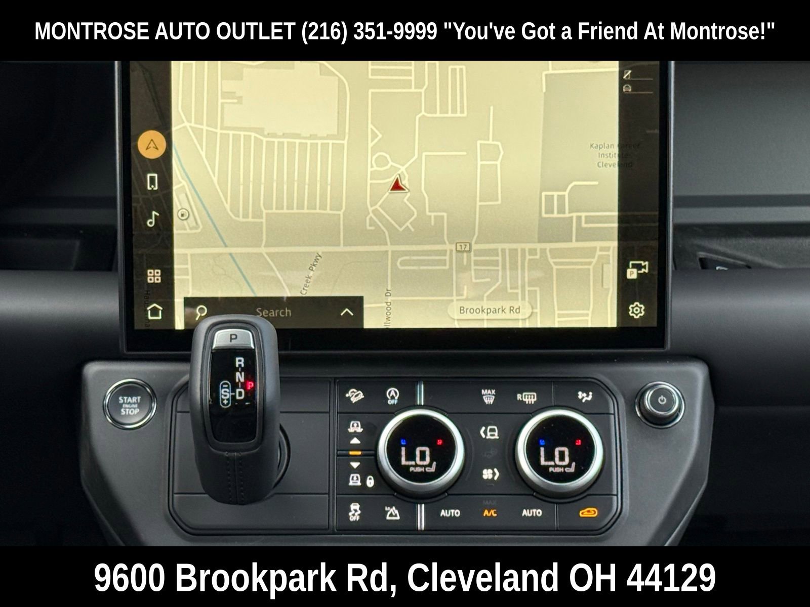 New 2025 Land Rover Defender 110 X-Dynamic SE image 19