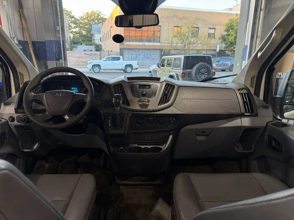 Used 2018 Ford Transit 250 148 Medium Roof image 29