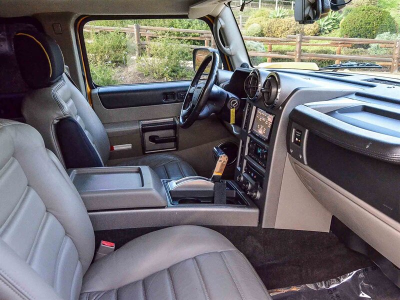 Used 2003 HUMMER H2 w/ Preferred Equipment Group AWD/4WD image 19