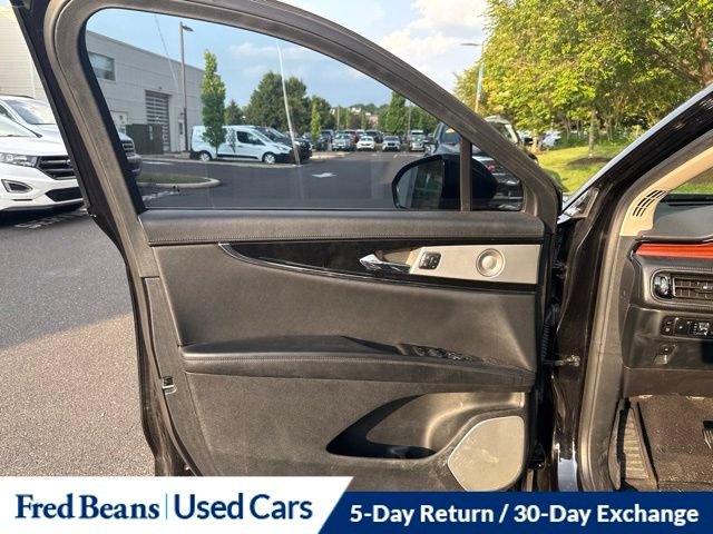 Used 2023 Lincoln Nautilus Reserve w/ Equipment Group 202A AWD/4WD image 11