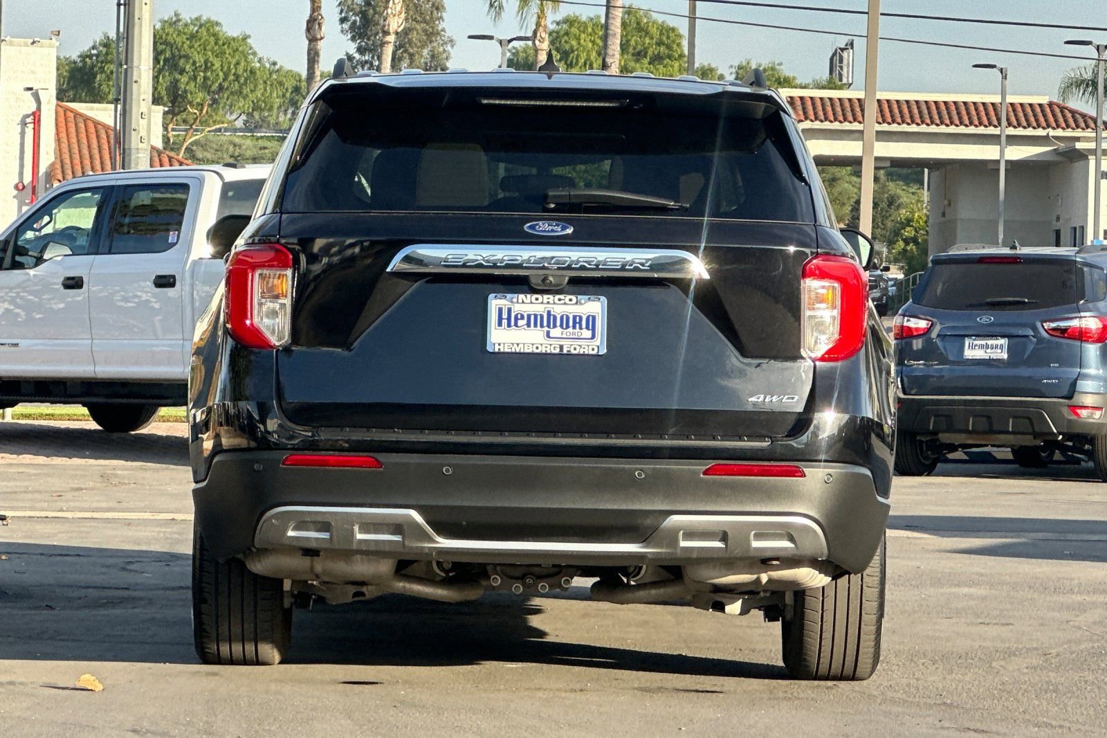 Used 2024 Ford Explorer XLT w/ Equipment Group 202A image 5