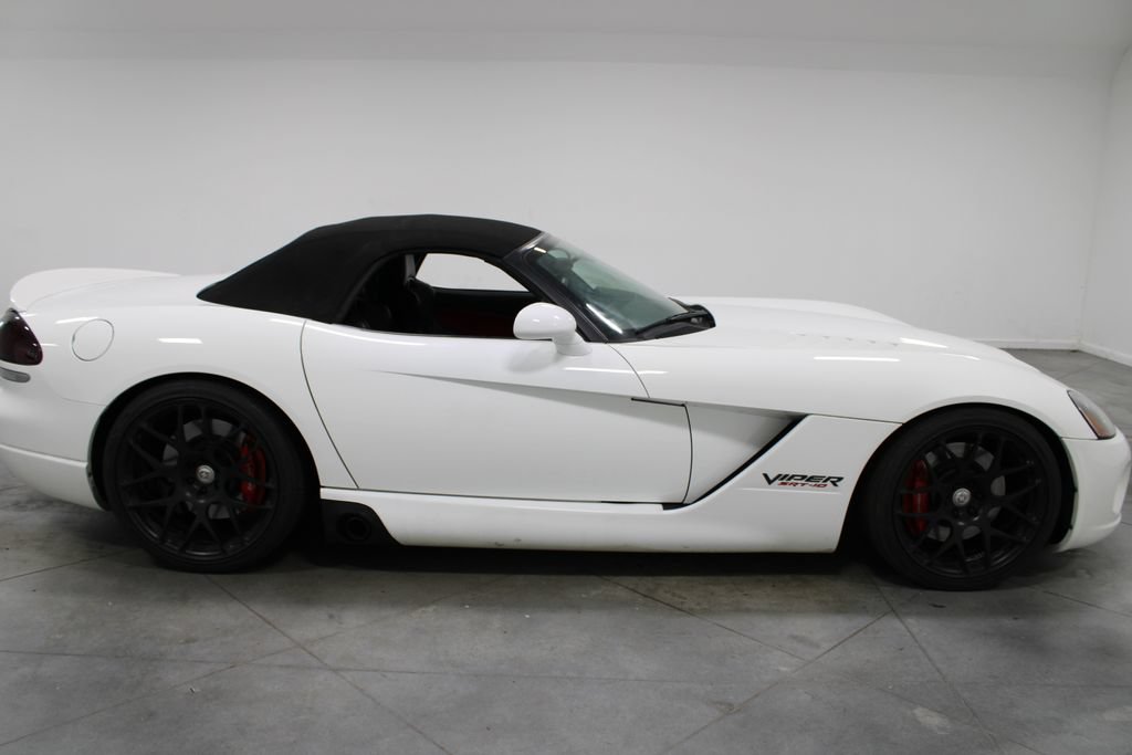 Used 2004 Dodge Viper SRT-10 RWD image 11