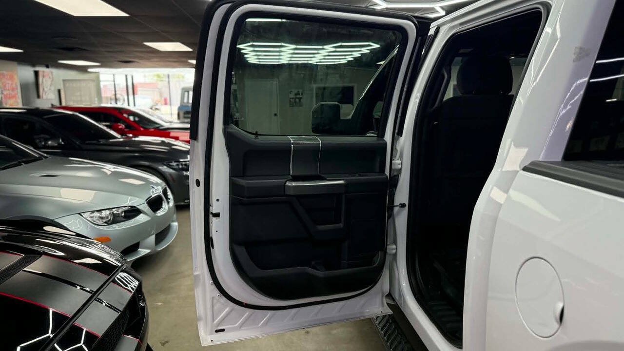Used 2018 Ford F150 XLT w/ Equipment Group 302A Luxury AWD/4WD image 18