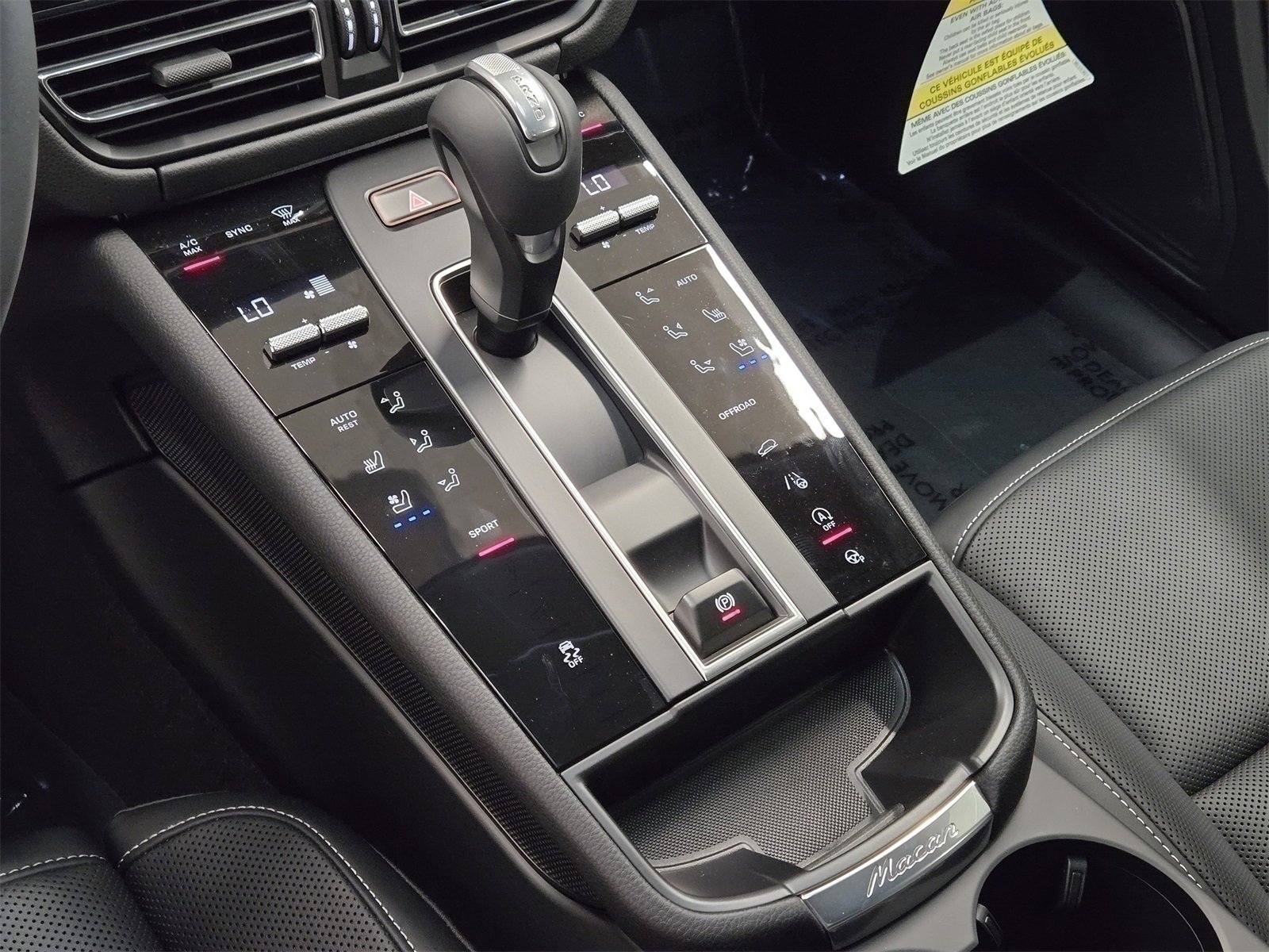 Certified 2025 Porsche Macan image 27