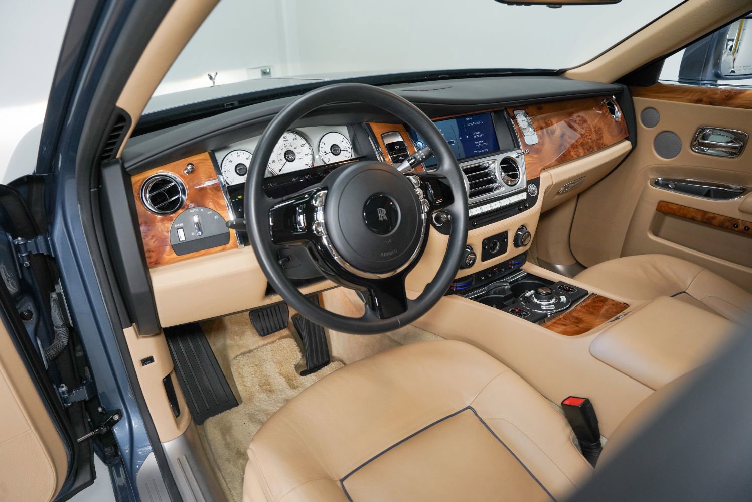 Used 2011 Rolls-Royce Ghost RWD image 50