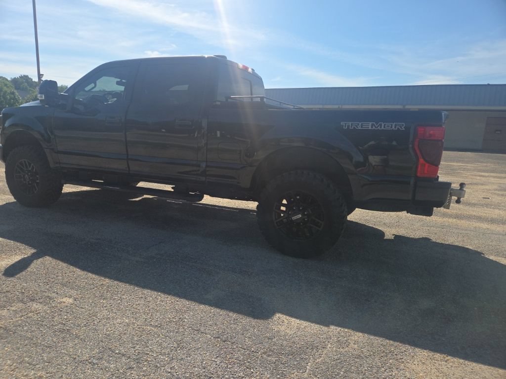 Used 2022 Ford F250 Lariat w/ Black Appearance Package AWD/4WD image 6