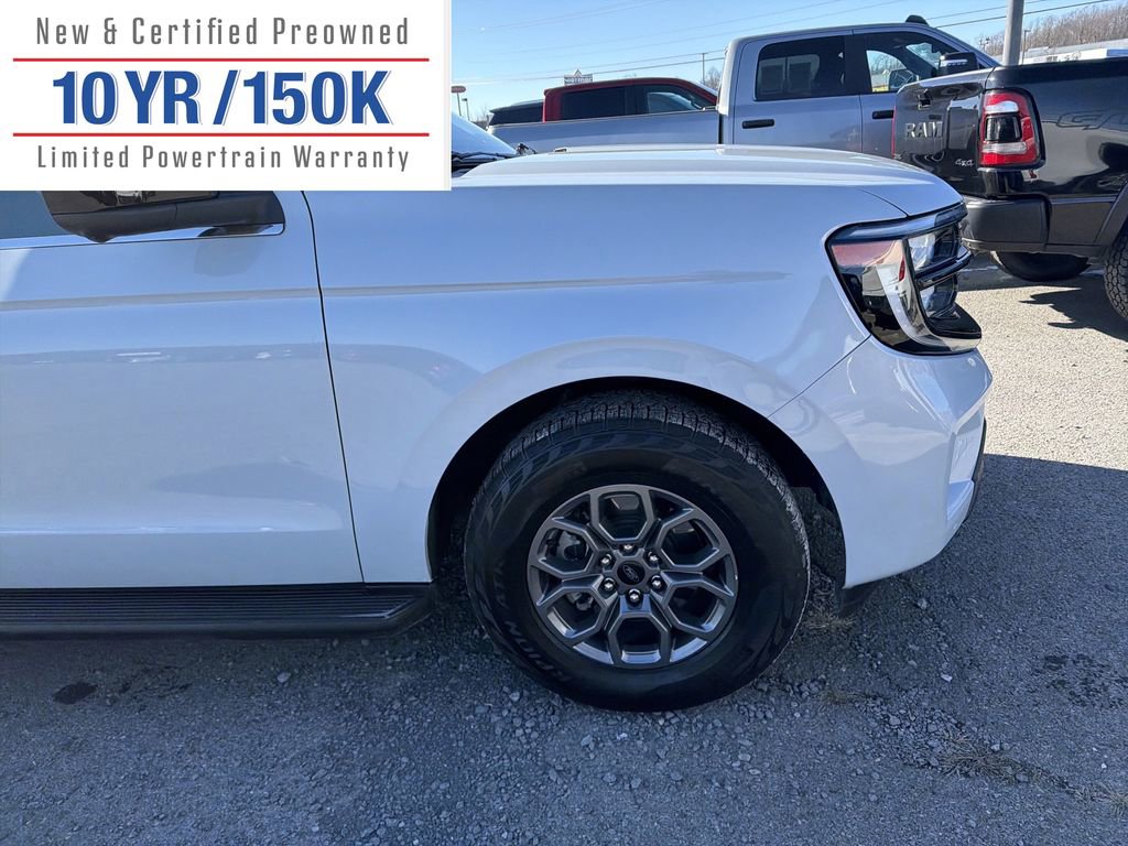 Used 2025 Ford Expedition Active image 4