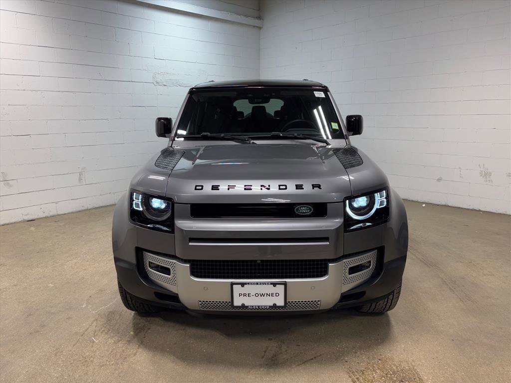 Used 2023 Land Rover Defender 130 SE image 3