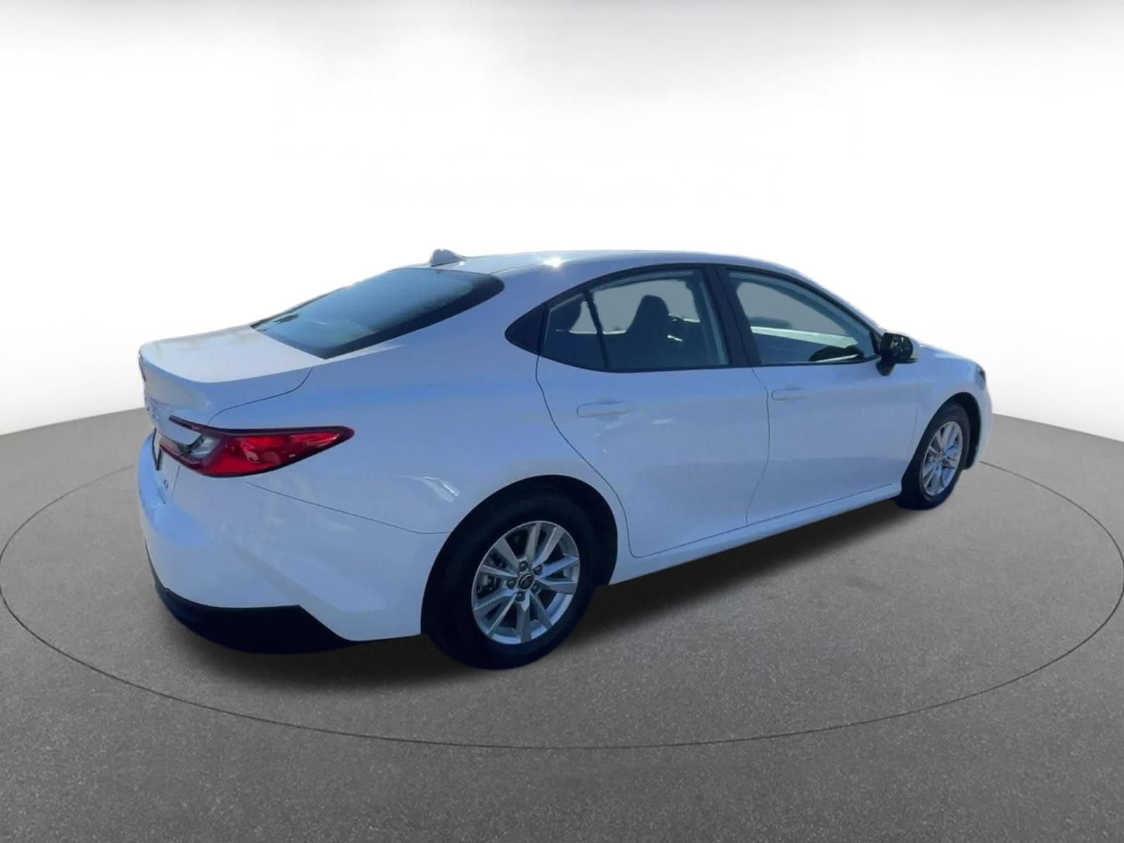 Used 2025 Toyota Camry LE image 15
