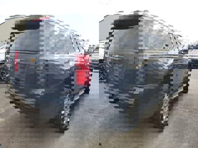 Used 2015 Chevrolet Suburban LT image 6