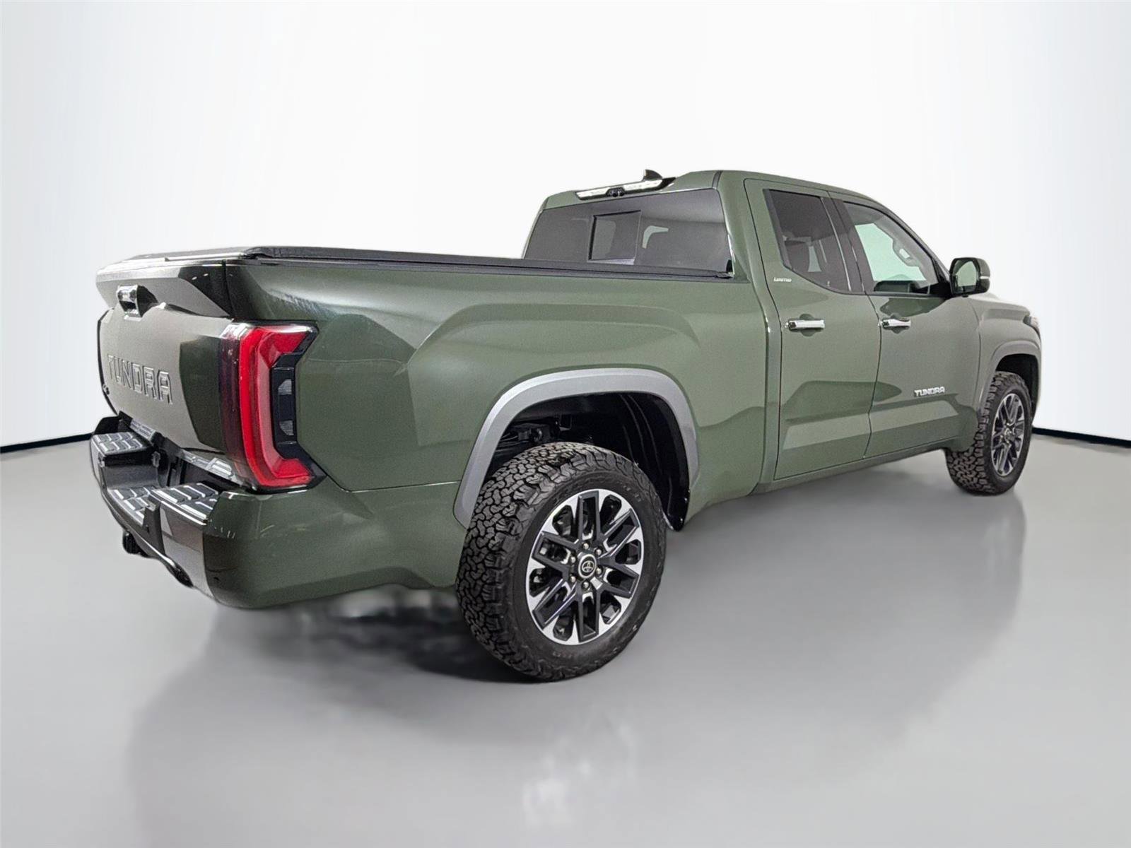 Used 2022 Toyota Tundra Limited AWD/4WD image 5