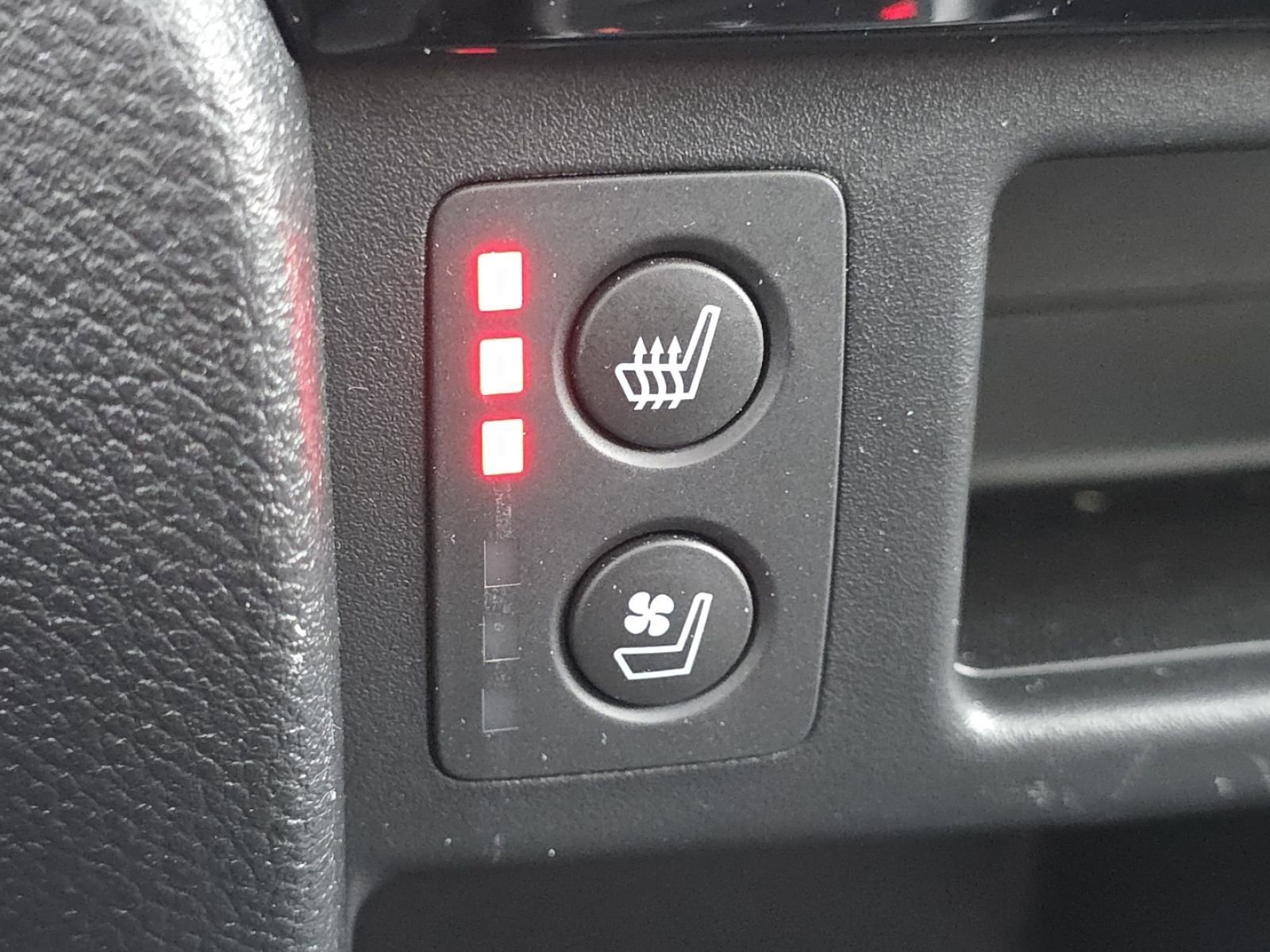 Certified 2025 Honda Ridgeline Black Edition image 6