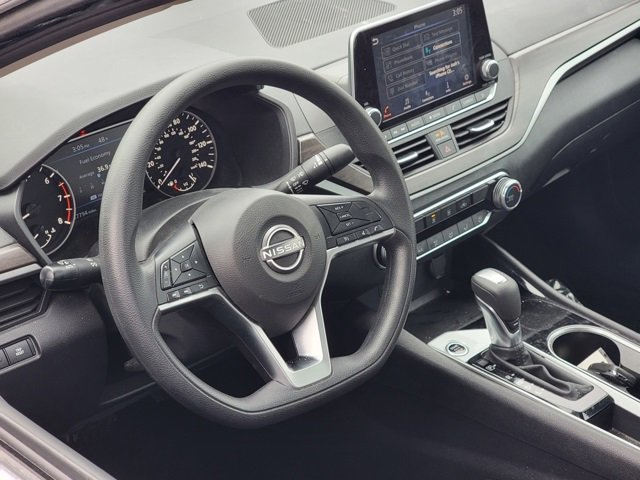 Used 2024 Nissan Altima 2.5 SV image 17