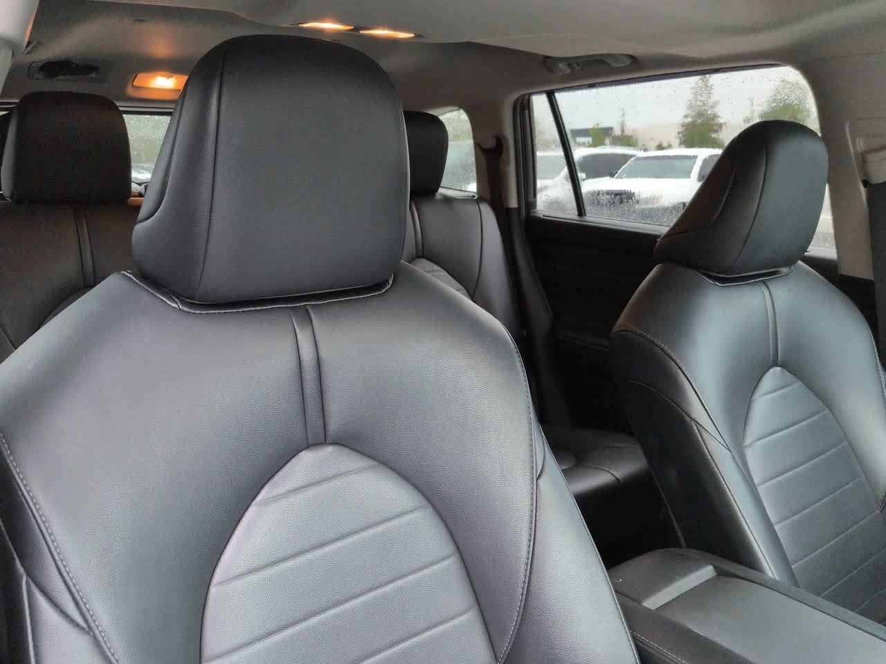 Certified 2021 Toyota Highlander XLE AWD/4WD image 7