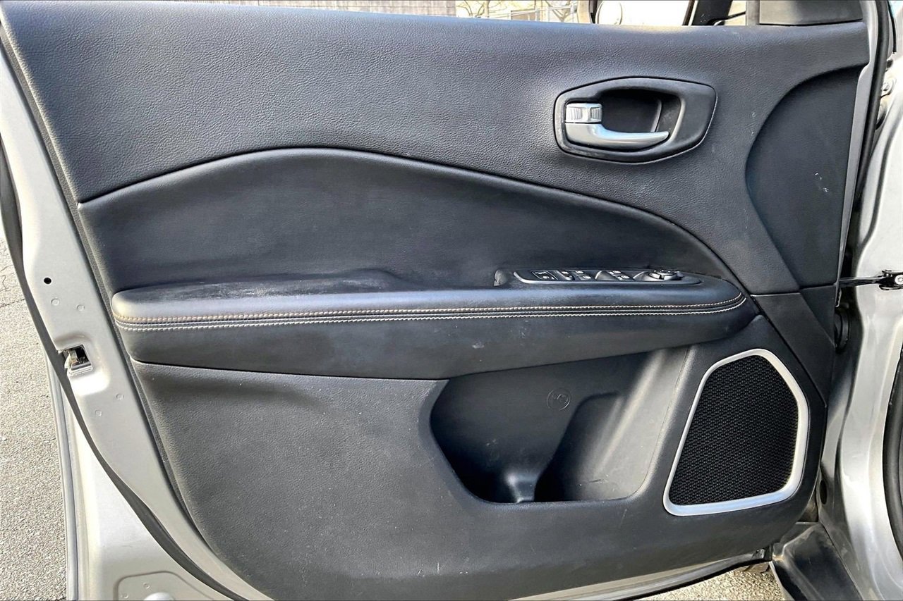 Certified 2019 Jeep Compass Latitude w/ Cold Weather Group image 23