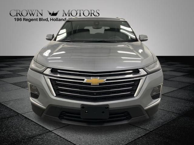 Used 2023 Chevrolet Traverse LT w/ LT Premium Package AWD/4WD image 2