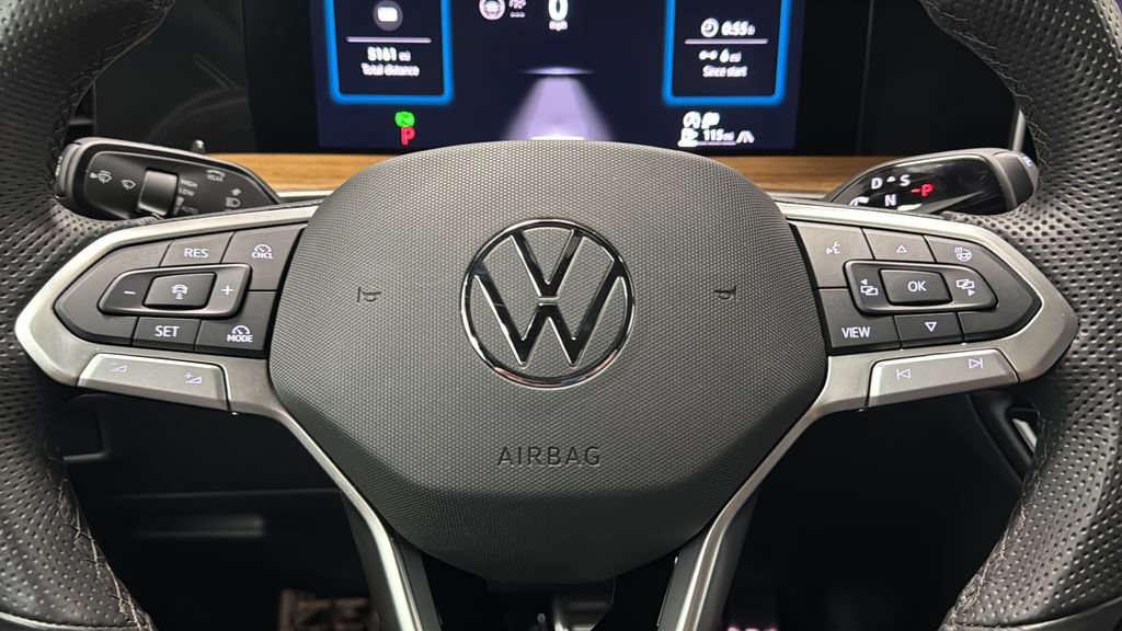 Used 2025 Volkswagen Tiguan SEL R-Line AWD/4WD image 16